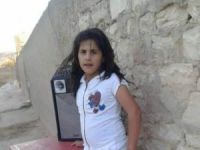 Efrîn dinale...Zarokek ji ber tepingan can da!