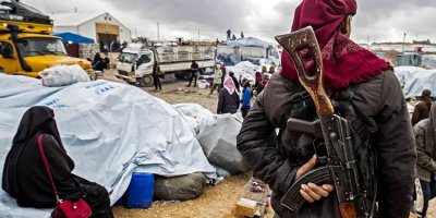 866 koçberên Iraqî ji Kampa Holê ber bi Iraqê ve hatin şandin