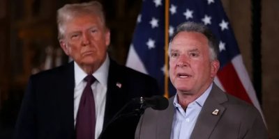 Waltz û cîgirê xwe dest ji karê xwe berdidin