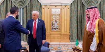 Trump ji Şer xwest berpirsiyariya girtîgehên ku DAIŞî di wan de ne ji HSDyê wergire