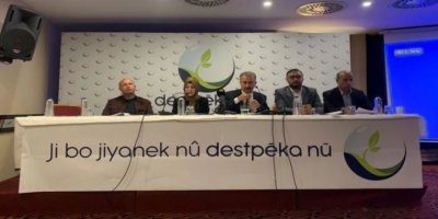 ‘Di siyaseta kurd de yekîtî û alternatîfeke nû’ ku ji alîyê Destpêka Nû ve ‘bi armanca tijî kirina valahiya siyaseta Kurd’ komxebatek hate li dar xistin.