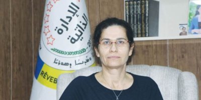 Îlham Ehmed: Rijdbûna Şamê li ser desthilatdariya navendî Sûriyeyê ber bi şerekî navxweyî ve dibe