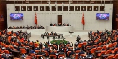 Pakêta Çaksaziya Cezayan a AK Partiyê pêşkêş kiribû hat pesendkirin