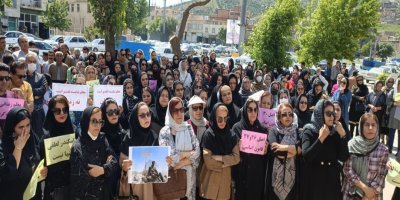 Rêjîma Îranê 15 mamsostayên bajarê Sinê bo sepandina siza bo dadgehê banghêj kirin