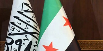 Ji gelê Sûriyê berteka ala HTŞê ya li kêleka Alaya Sûriyeya nû