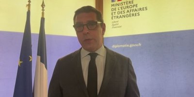 Fransa: Divê Kurd di paşeroja Sûriyeyê de cih bigirin