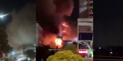 Çendîn Teqînên mezin û agirê berfireh li Îranê de qewimîn