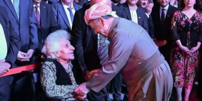 Di Merasima Roja Neteweyî ya Fransayê de Serok Barzanî, hurmetên xwe pêşkêşî Sînemxan Bedirxanê kir