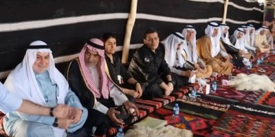 Mezlûm Ebdî bi rûspî û serokeşîrên Dêrezorê re civiya