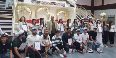 Xwendekarên Kurd li Danîmaraka yê diyarîyên serkeftinê wergirtin!