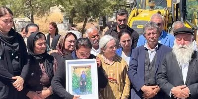 Wêranşar | Cenazeyê dengbêja Kurdî, Eda Mehdo bi axê hat spartin