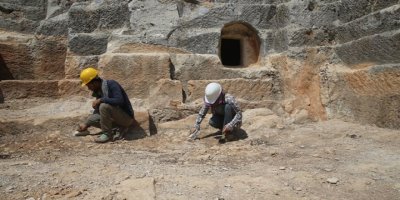 Keşfeke bi sir li Amedê: Di goristaneke kevnar de hestiyên 160 zarokan hatin dîtin