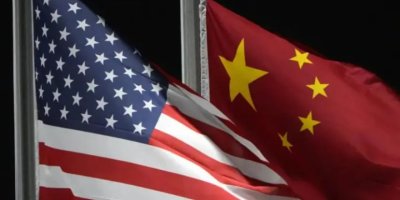 Wezîrên Parastinê yên DYA û Çînê civiyan