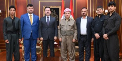 Serok Mesûd Barzanî: Mafê ti kesî nîne bêrêziyê li Alaya Kurdistanê bike