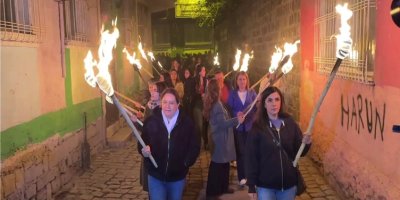 Li Amedê jin li dijî tundiyê bi meşaleyan meşiyan