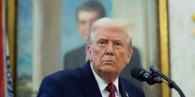 Trump: Hîn jî baweriya min bi Ehmed Şer heye