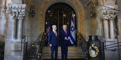 Trump gef li Îranê xwar