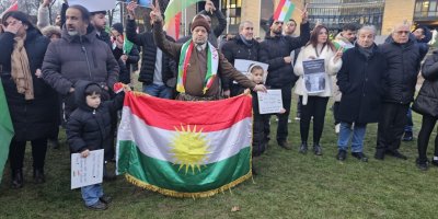 Li bajarê Dusseldorf jibo Rojava û Rojhilatê Kurdistanê xwepêşandan