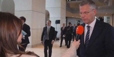 Christoph de Vries: Em hemû kanalên xwe yên diyalogê ji bo Kurdan bi kar tînin