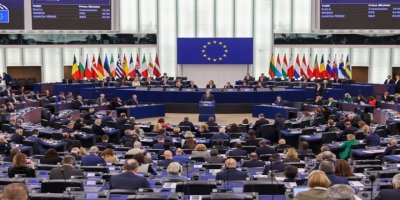 Parlamentoya Ewropayê êrişên li Rojavayê Kurdistanê gotûbêj kirin