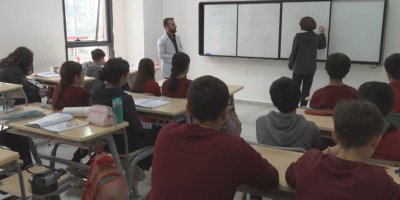 Li Amedê mînakeke balkêş: Li vê dibistanê hemû xwendekar Kurdî hildibijêrin