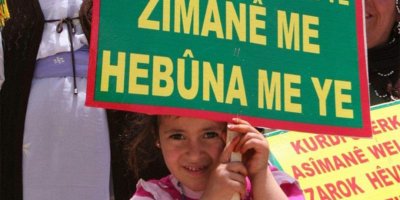 Roja Cîhanî ya Zimanê Dayîkê: Hêmaya Desthilatê yan çeperek ji bo berxwedanê?