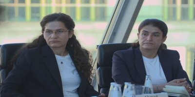 Îlham Ehmed û Rohilat Efrîn li Almanyayê ne: ‘Kilîta çareseriyê Federalîzm e’