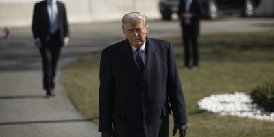 Politico: Amerîkayê kontrola şerê li dijî Îranê winda kiriye û êrişa bejayî take bijarde ye