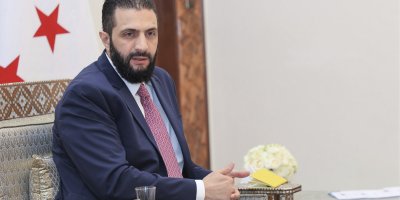 Ehmed Şera: Sûriye ji bo veguhestina enerjiyê alternatîfa herî ewle ye