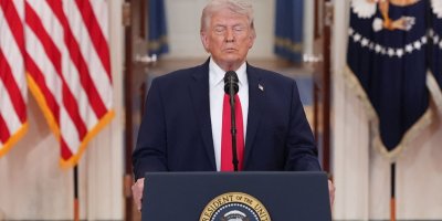 Trump: Me bi rêya Kurdan ji xwenîşanderên Îranê re çek şandin