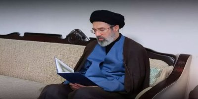 Reuters: Rêberê nû yê Îranê birîndar e û rûyê wî nayê naskirin