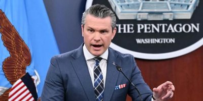 Hegseth: Em êrîşên ser Kurdistanê ji nêz ve dişopînin