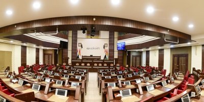 Parlamenterên Kurdistanê meaş werdigirin lê naxebitin: 10 milyar dînar û 100 daîre