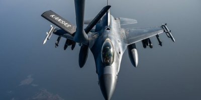 CENTCOM: Hêzên me ji bo parastina keştiyên bazirganiyê di amadebaşiyê de ne