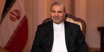Balyozê Îranê: Em piştgiriya komkirina çekên grûpên çekdar dikin