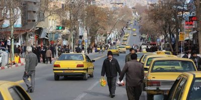 SINE - Hêzên Îranê gule li sivîlan reşandin: Kur mir, bav birîndar e
