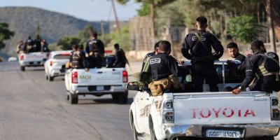 SOHR: Li gundekî Helebê 7 ciwan ji ber ‘peywendiya bi Rêveberiya Xweser re’ hatin girtin