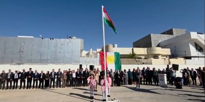 Li Kerkûkê sala nû ya xwendinê bi bilindkirina Ala Kurdistanê dest pê kir