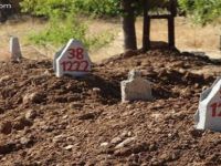 Silopî: Meyîtên 56 kesan li goristana bêkesan hatin weşartin