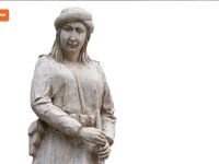 Peykerên 120 jinên Kurd li Hewlêrê hatin danîn