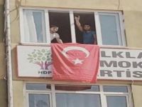 Piştî teqîna li Xarpêtê êrişî avahiya HDPê kirin