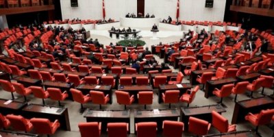 Derheqê 10 parlementeran de fezlekeyî ameyî hadrekerdiş