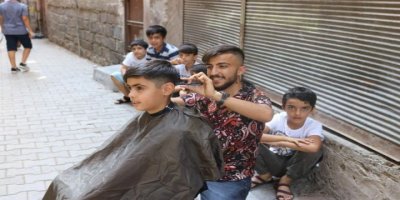 Roşanî ra ver kuçeyan de tutan beleş tiraş keno