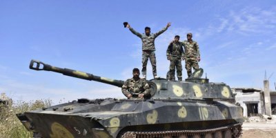 Artêşa Sûriyê li derdora Xan Şêxûnê pêş dikeve