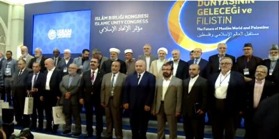 “Em hêvîdarin Kurd li ser rêbaza Selahedîn Eyûbî biçin”