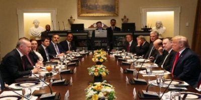 Senatoran ji Erdogan Xwest ku Tirkîye Êrîşî Kurdan Neke!